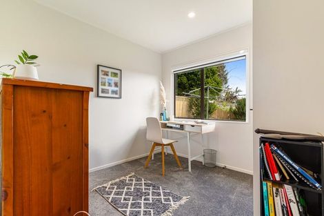 Photo of property in 8 Garton Drive, Massey, Auckland, 0614