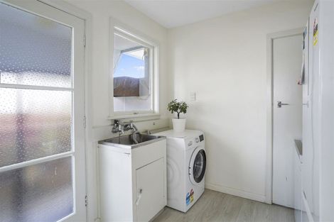Photo of property in 7 Glenora Place, Hornby, Christchurch, 8042