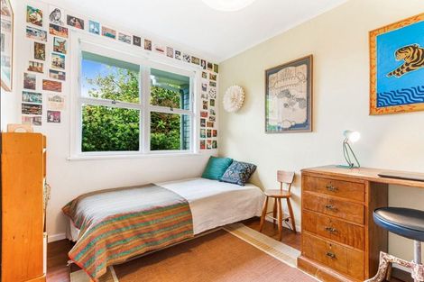 Photo of property in 55 Graham Avenue, Te Atatu Peninsula, Auckland, 0610