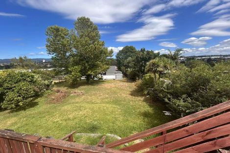 Photo of property in 33 School Road, Te Atatu South, Auckland, 0610