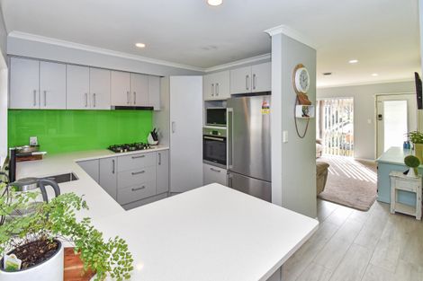 Photo of property in 8 Wairere Road, The Gardens, Auckland, 2105