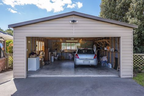 Photo of property in 2 Realm Drive, Paraparaumu, 5032