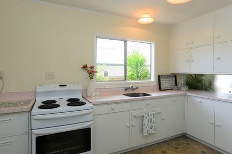 Photo of property in 16 Selwyn Road, Havelock North, 4130
