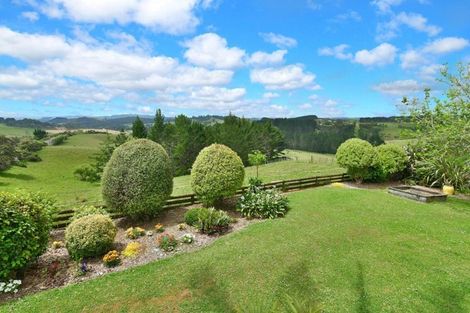 Photo of property in 535 Peak Road, Helensville, 0875