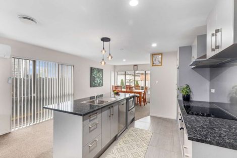 Photo of property in 13 Kotuku Crescent, Takanini, 2112