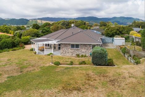Photo of property in 137 Langdale Avenue, Paraparaumu, 5032