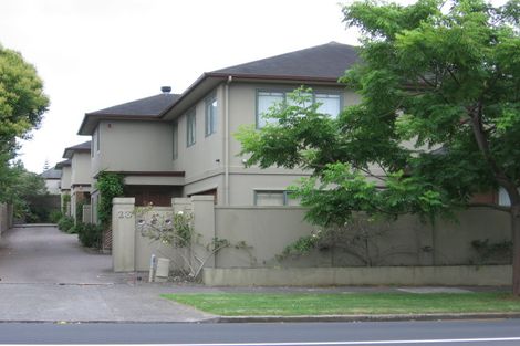 Photo of property in 28c Campbell Road, Onehunga, Auckland, 1061