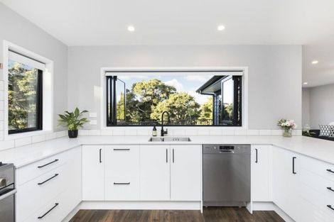 Photo of property in 111a Matipo Road, Mairangi Bay, Auckland, 0630