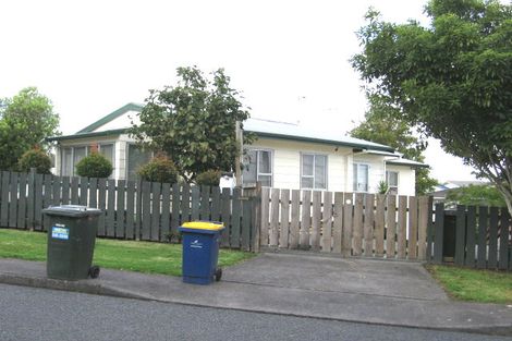 Photo of property in 119 Kemp Road, Massey, Auckland, 0614