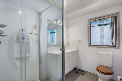 Photo of property in 20 Mandalay Place, Waiuku, 2123