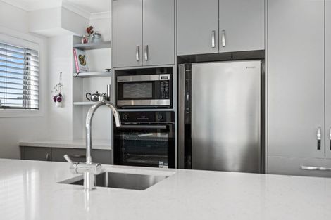 Photo of property in Salisbury Crown, 5/7 Salisbury Avenue, Mount Maunganui, 3116