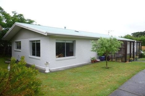 Photo of property in 8 Leybourne Avenue, Waikanae, 5036