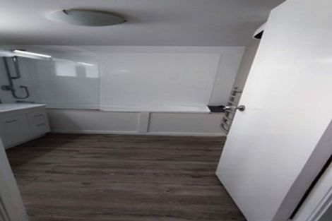 Photo of property in 4 Mills Road, Brooklyn, Wellington, 6021