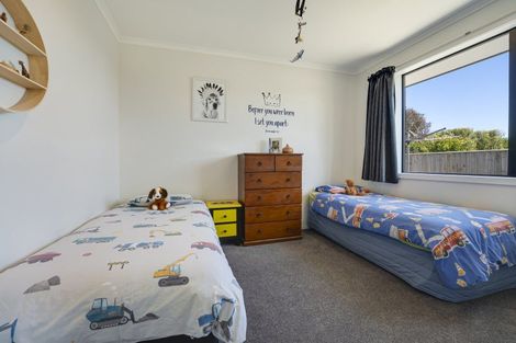 Photo of property in 2 Huntaway Close, Stoke, Nelson, 7011