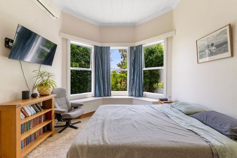 Photo of property in 300 Aberdeen Road, Gisborne, 4010
