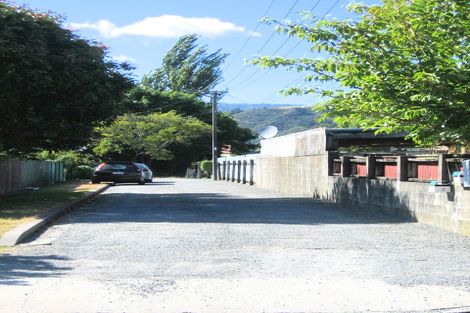 Photo of property in 11 Whangakoko Grove, Birchville, Upper Hutt, 5018