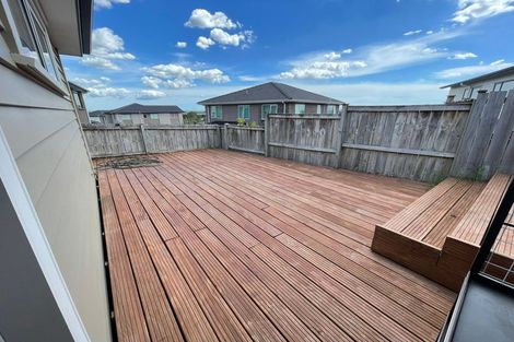 Photo of property in 116 Keri Vista Rise, Papakura, 2110