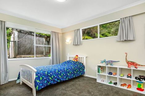 Photo of property in 23 Vista Crescent, Maoribank, Upper Hutt, 5018