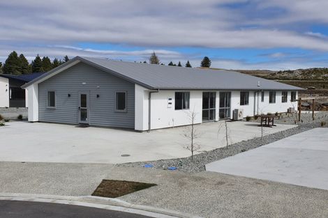 Photo of property in 37 Howden Drive, Jacks Point, 9371
