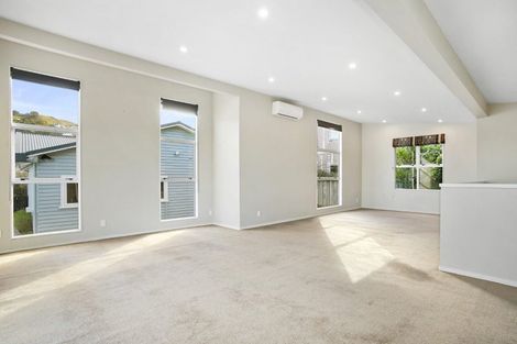Photo of property in 7a Shortland Street, Khandallah, Wellington, 6035