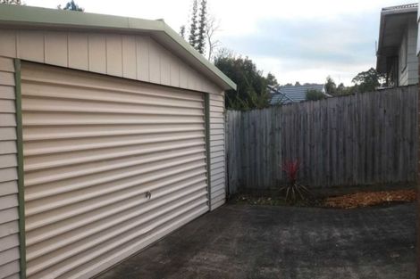 Photo of property in 75 Kemp Road, Massey, Auckland, 0614