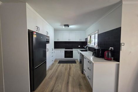 Photo of property in 4b Westglen Place, Ranui, Auckland, 0612