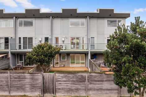 Photo of property in 73 Bordeaux Parade, Te Atatu South, Auckland, 0610
