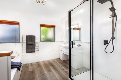 Photo of property in 21 Mcewen Crescent, Riverstone Terraces, Upper Hutt, 5018