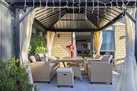 Photo of property in 12 Rays Way, Tuakau, 2121