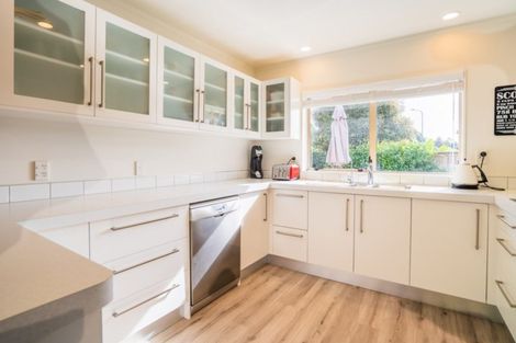 Photo of property in 1 Leigh Place, Paraparaumu Beach, Paraparaumu, 5032