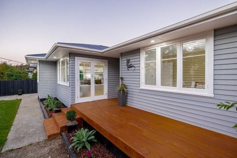 Photo of property in 15 Peters Avenue, Cloverlea, Palmerston North, 4412