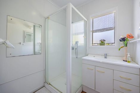 Photo of property in 21 View Road, Glenfield, Auckland, 0627