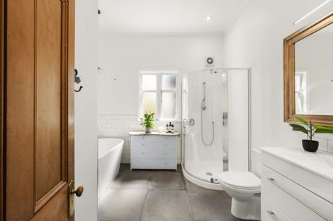 Photo of property in 30 Overtoun Terrace, Hataitai, Wellington, 6021