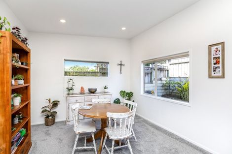 Photo of property in 1/1 Paritutu Road, Spotswood, New Plymouth, 4310