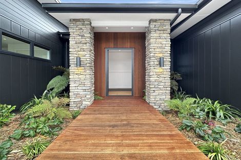 Photo of property in 8 Broadleaf Way, Kinloch, Taupo, 3377