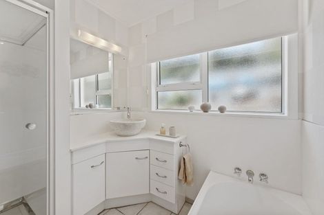 Photo of property in 37 Holland Street, Wainuiomata, Lower Hutt, 5014