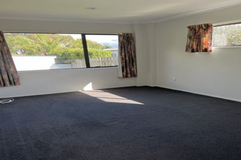 Photo of property in 18 Bradbury Road, Botany Downs, Auckland, 2010