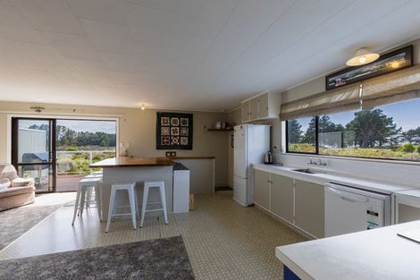 Photo of property in 14 Puketauhinu Place, Porangahau, 4293