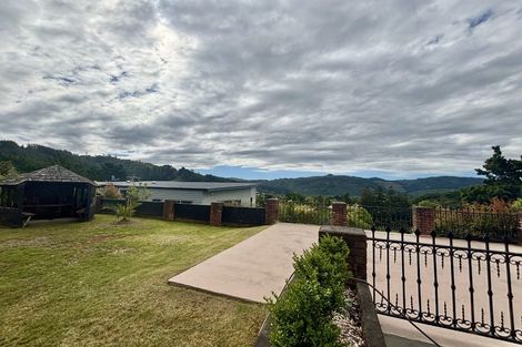 Photo of property in 1 Hobbit Lane, Pinehaven, Upper Hutt, 5371