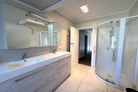 Photo of property in 64 Patons Road, Howick, Auckland, 2014