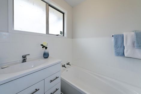 Photo of property in 81a/1 Flanshaw Road, Te Atatu South, Auckland, 0610