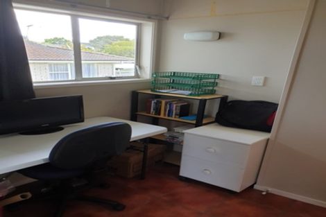 Photo of property in 15 Eyre Street, Henderson, Auckland, 0612