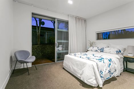 Photo of property in 6 Kerema Way, Schnapper Rock, Auckland, 0632