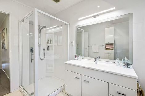 Photo of property in 1/1 Elcoat Avenue, Henderson, Auckland, 0612