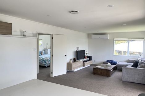 Photo of property in 2/12 Duncan Avenue, Te Atatu South, Auckland, 0610