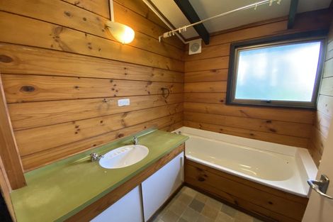 Photo of property in 26 Seaview Road, Glenfield, Auckland, 0629