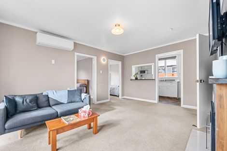 Photo of property in 352 Stokes Valley Road, Stokes Valley, Lower Hutt, 5019