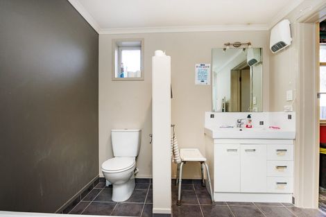 Photo of property in 41 Rangitane Street, Palmerston North, 4414