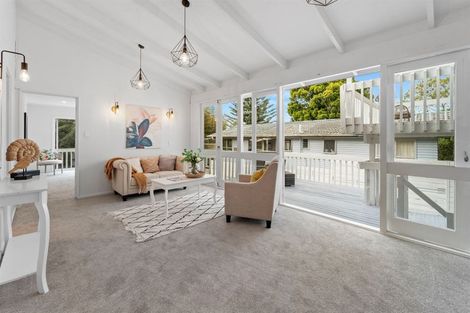 Photo of property in 18 Archers Road, Glenfield, Auckland, 0629
