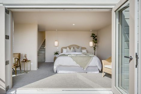 Photo of property in 5 Denholm Road, Hospital Hill, Napier, 4110